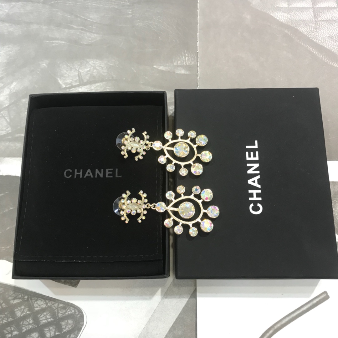 Chanel Round Earrings Gold For Women - Image 8