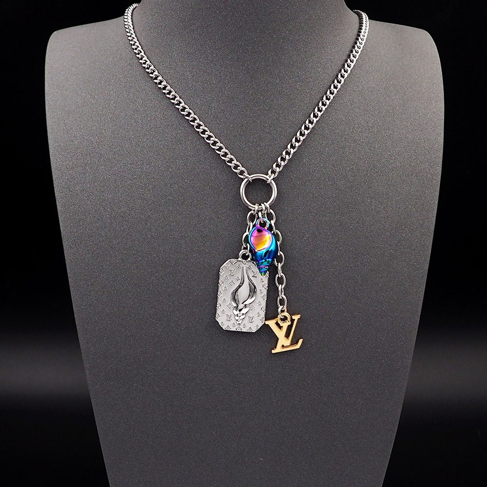 Louis Vuitton Shell Pendant Silver For Men - Image 5