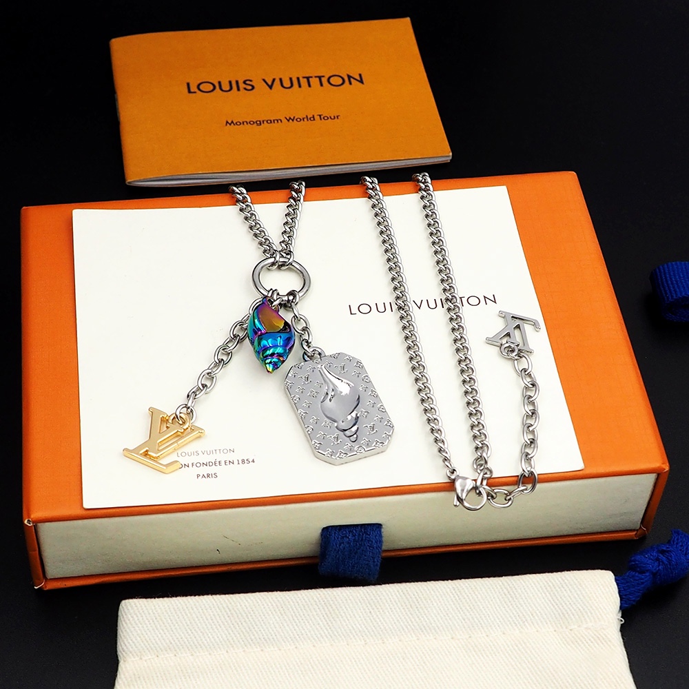 Louis Vuitton Shell Pendant Silver For Men - Image 4