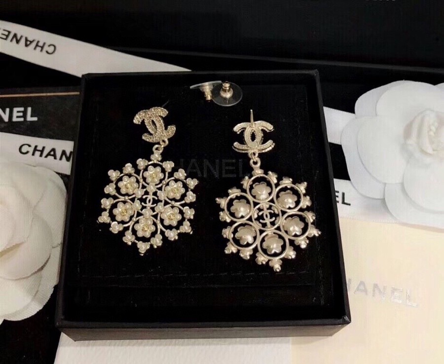 Chanel Snowflakes Earrings Gold Tone For Women - Image 6