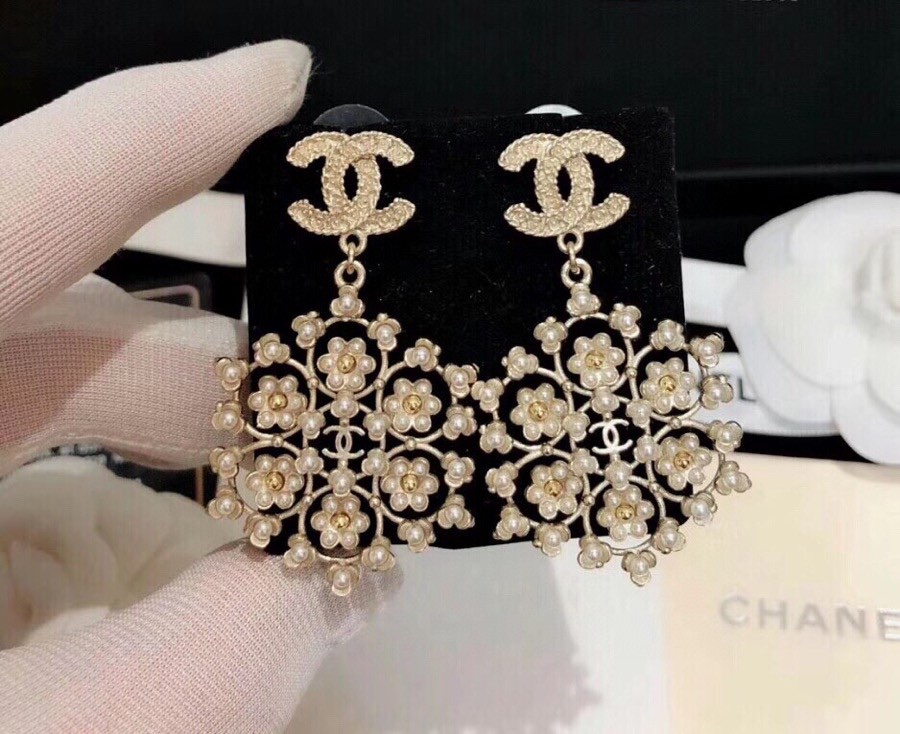 Chanel Snowflakes Earrings Gold Tone For Women - Image 4