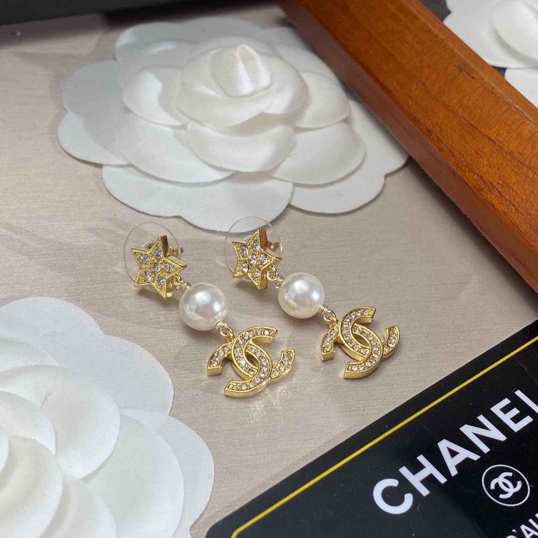 Chanel Star Earrings Gold For Women - Image 3