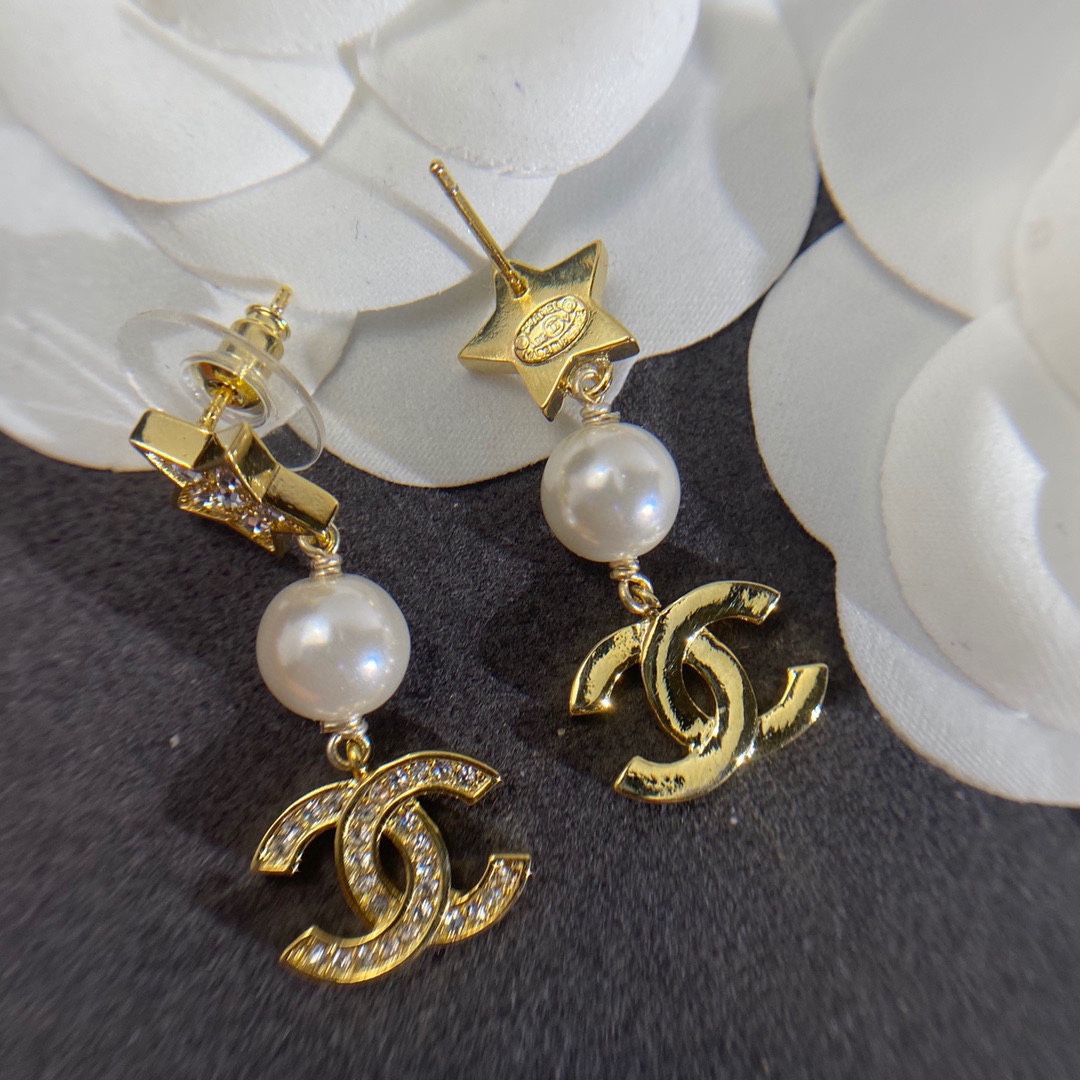 Chanel Star Earrings Gold For Women - Image 6