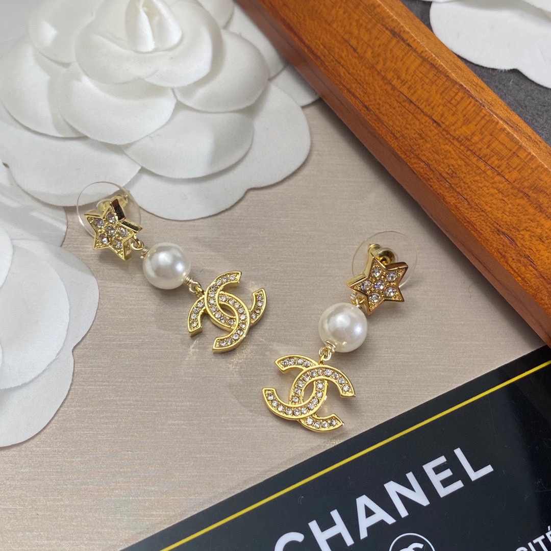 Chanel Star Earrings Gold For Women - Image 9