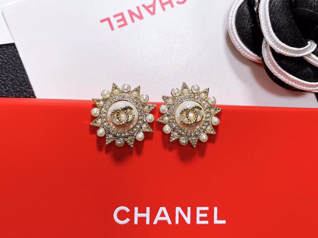 Chanel Stud Earrings Gold For Women - Image 3