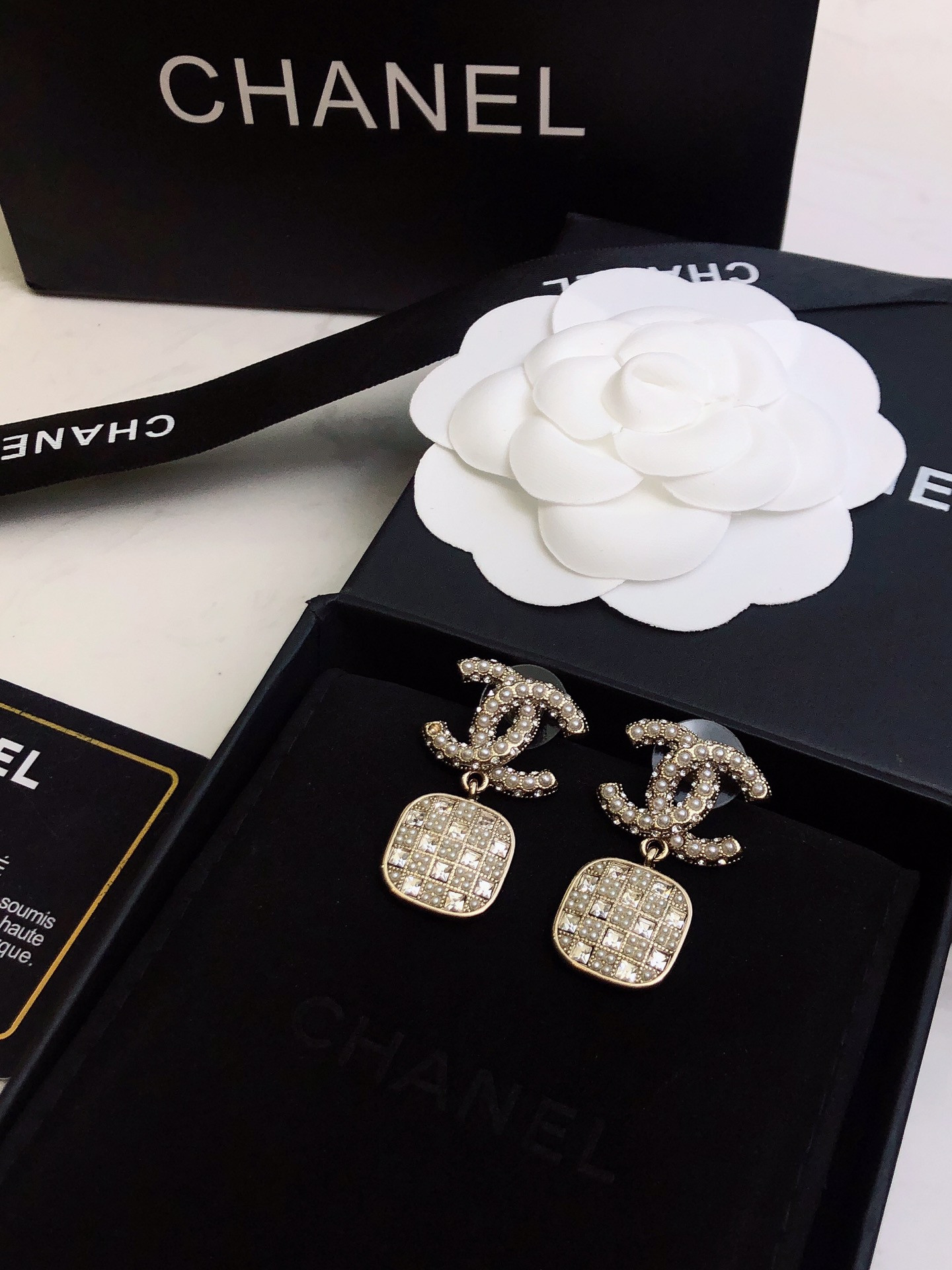 Chanel Stud Earrings Gold For Women - Image 4