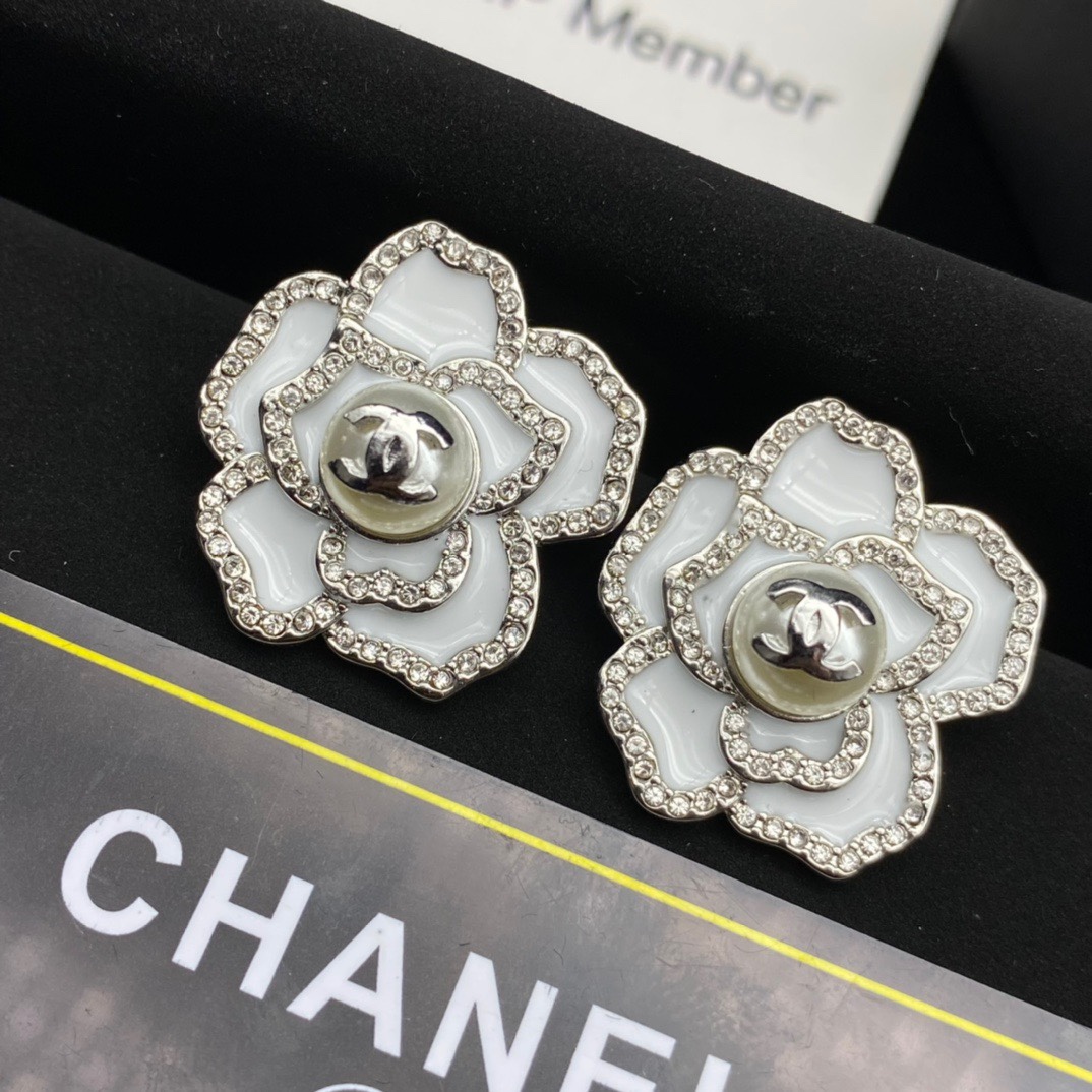 Chanel Sweet Lady Camellia Earrings White For Women - Image 3