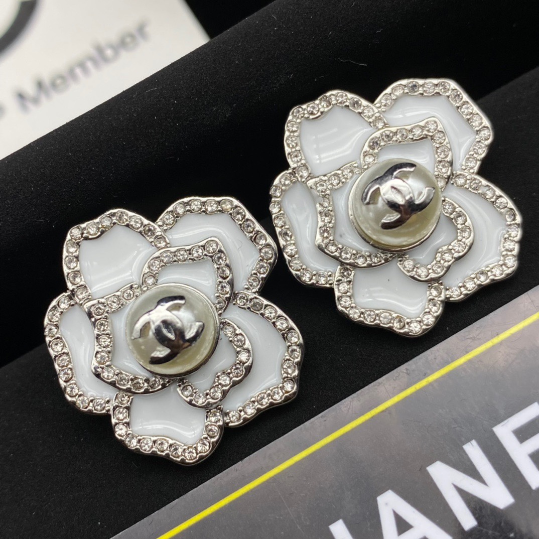 Chanel Sweet Lady Camellia Earrings White For Women - Image 5