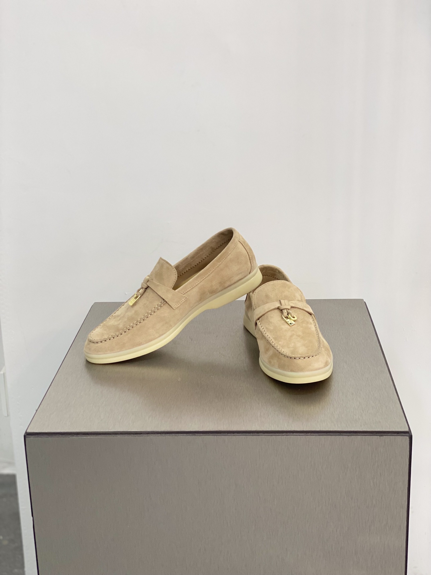 Loro Piana Summer Charms Walk Loafers Sandstone For Women – FAE5444 D044 - Image 11