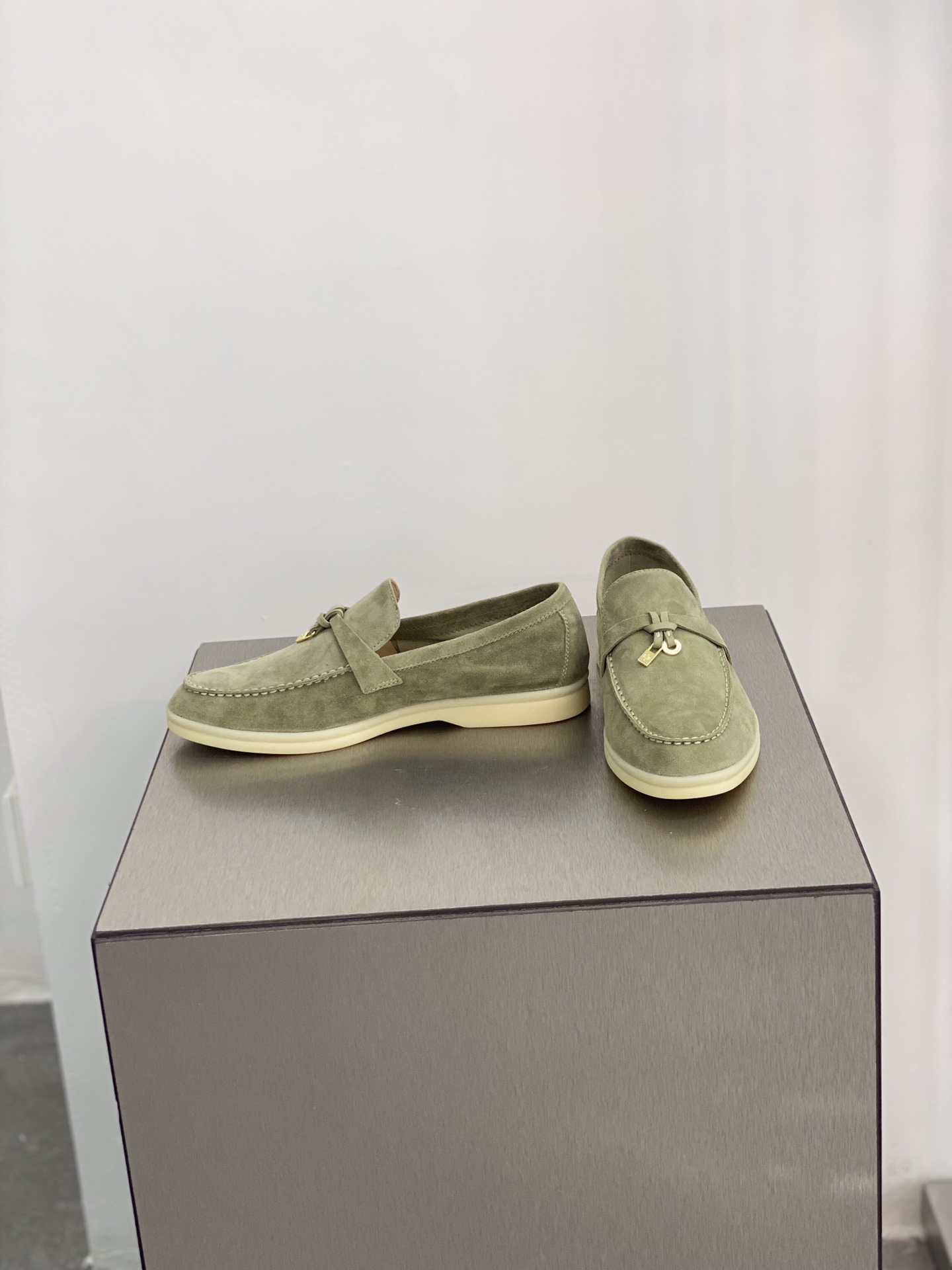 Loro Piana Summer Charms Walk Loafers Tea Room For Women – FAE5444 50KY - Image 11