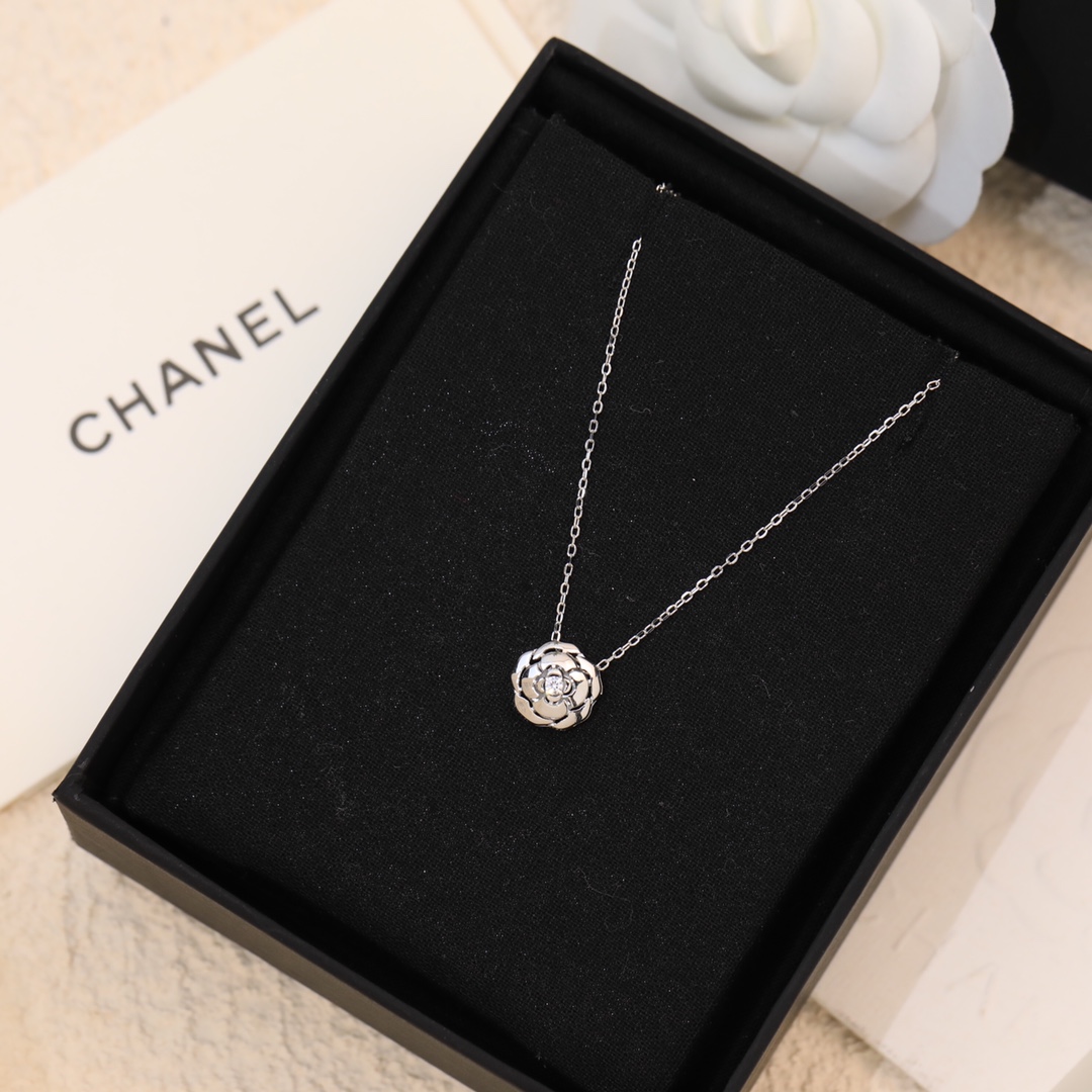 Chanel Necklace - Image 5