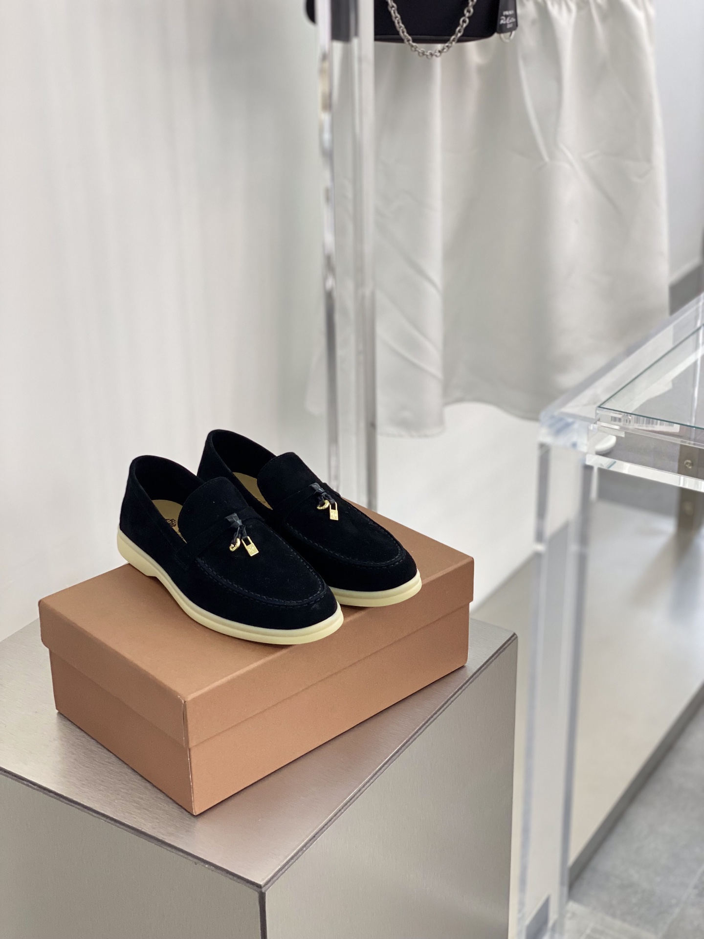 Loro Piana Summer Charms Walk Loafers Caviar For Women – FAE5444 MB97 - Image 11