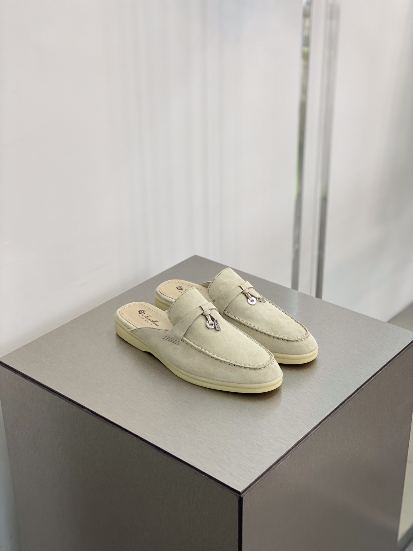 Loro Piana Babouche Charms Walk Loafers Linen For Women – FAI1543 D746 - Image 12