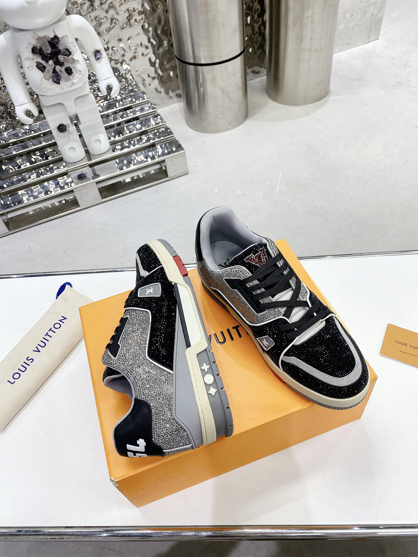 Louis Vuitton Women’s LV Trainers Black For Women LV