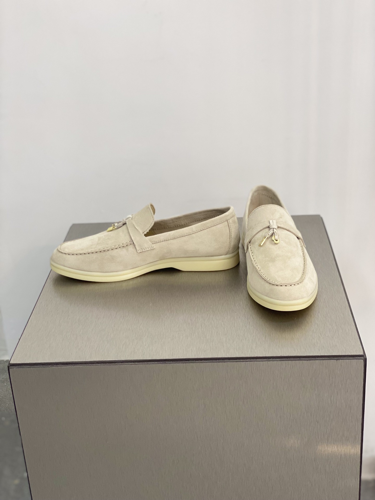 Loro Piana Summer Charms Walk Loafers Beige For Women – FAE5444 2096 - Image 12