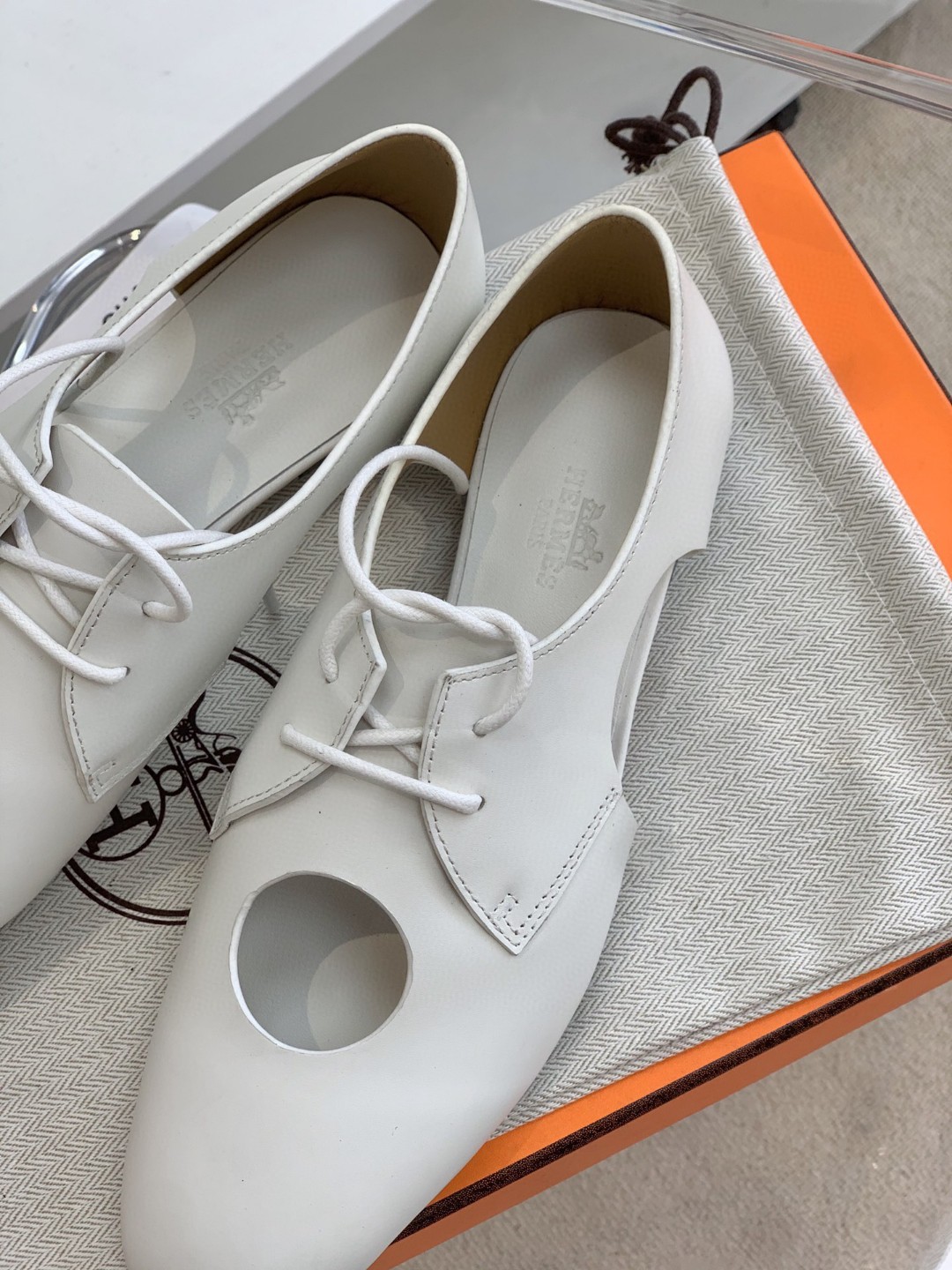Hermes Epoca Oxford Shoe White For Women, Women’s Shoes H221024Z 90360 - Image 4