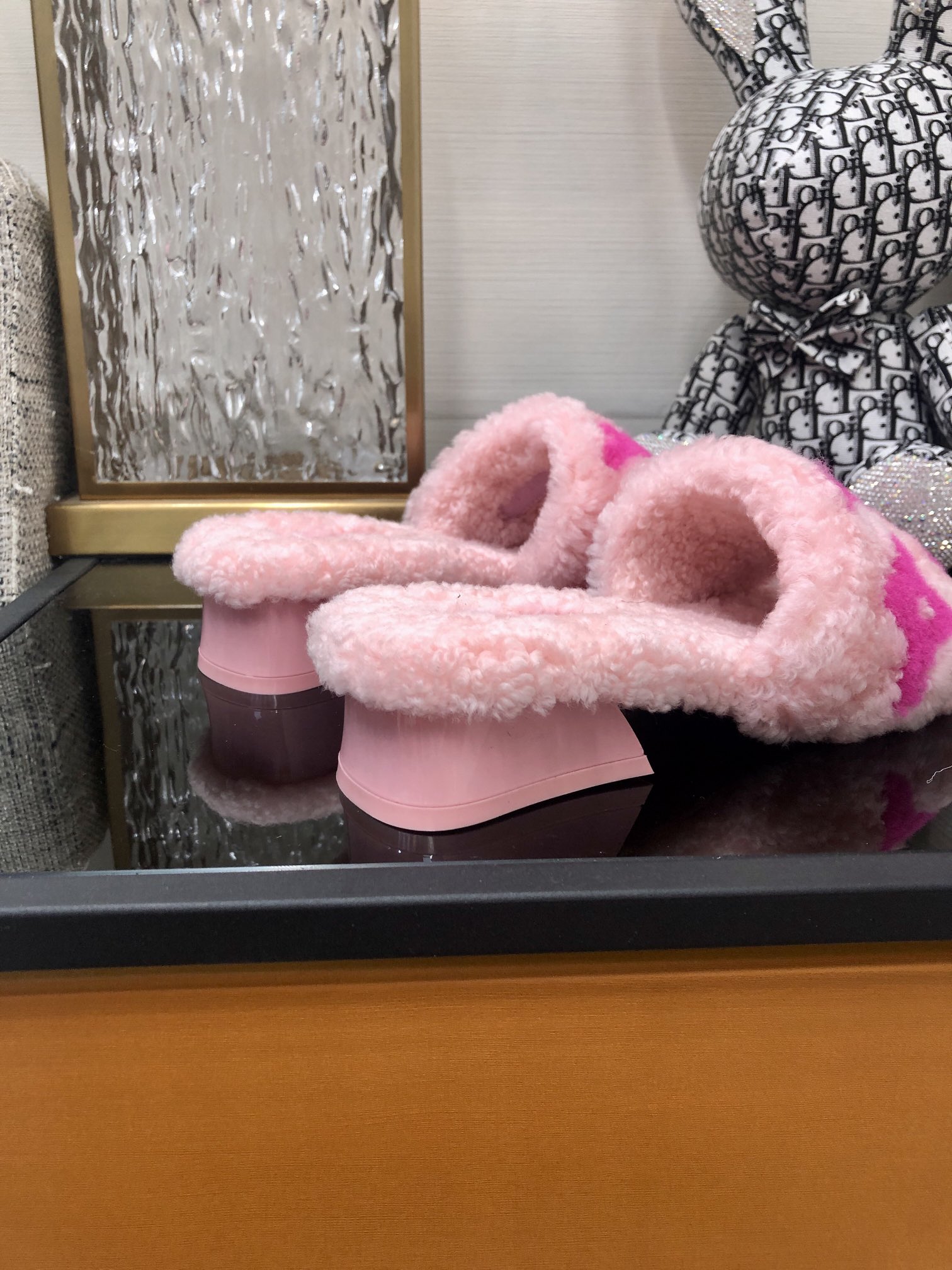 Louis Vuitton Women’s Magnetic Mule Pink For Women LV - Image 7