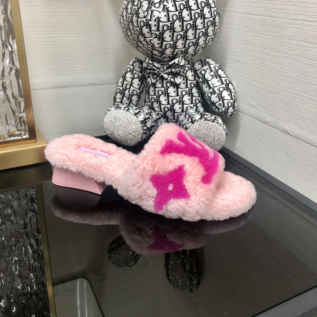 Louis Vuitton Women’s Magnetic Mule Pink For Women LV - Image 4