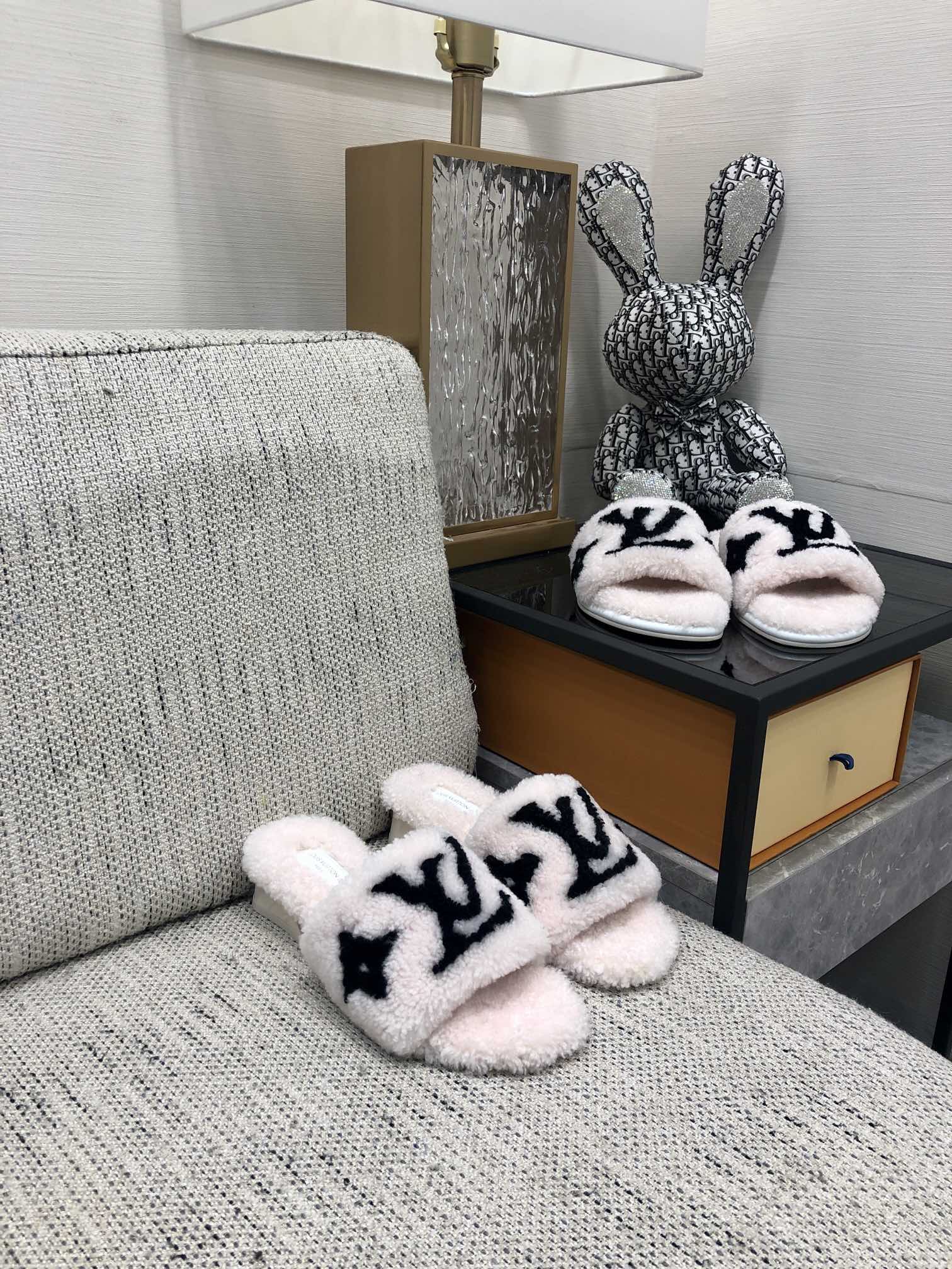 Louis Vuitton Women’s Magnetic Mule White For Women LV - Image 6