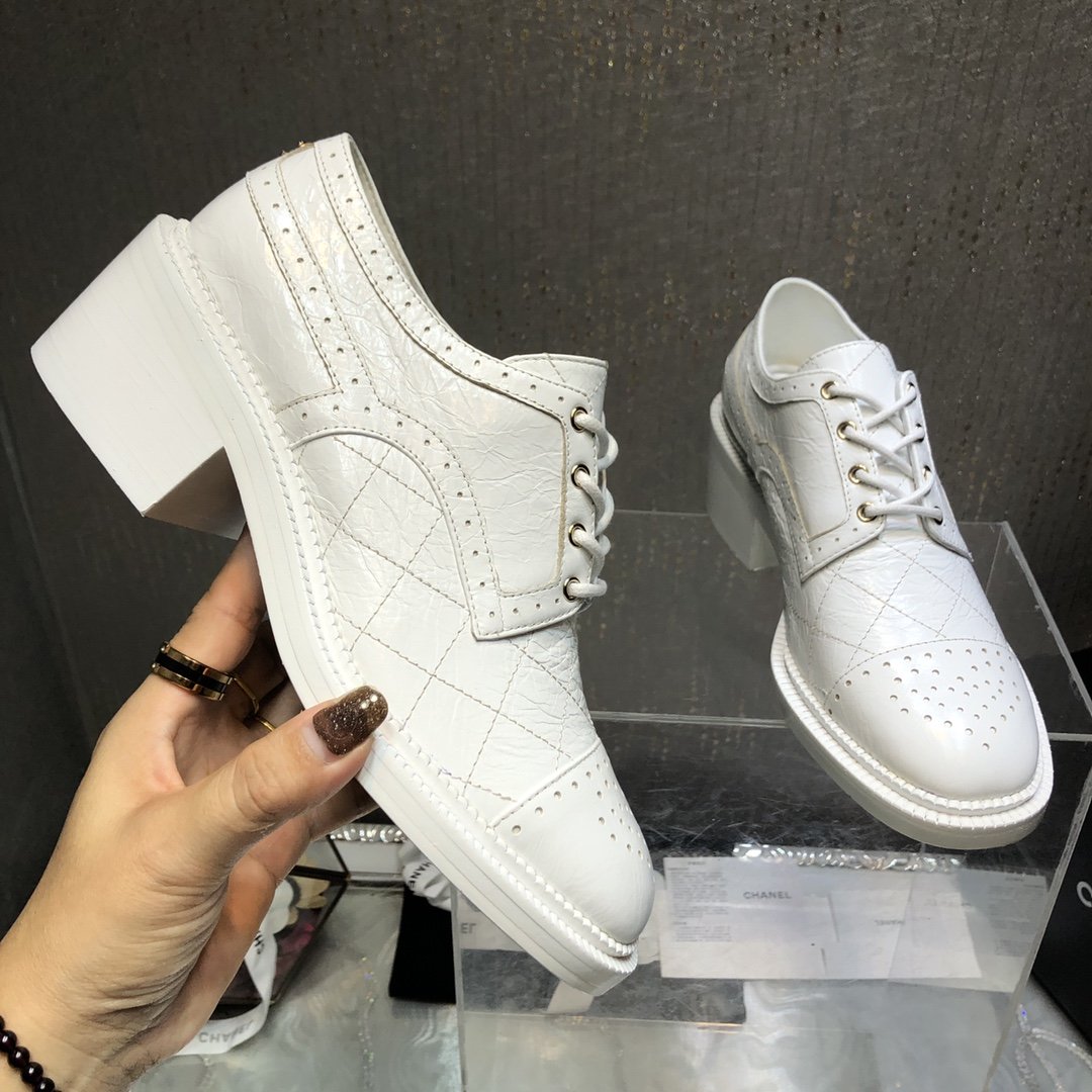Chanel Women’s Laced Shoes White For Women - Image 9