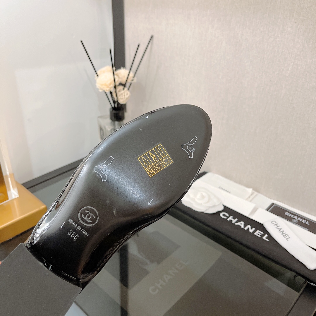 Chanel Women’s Loafers White For Women - Image 7