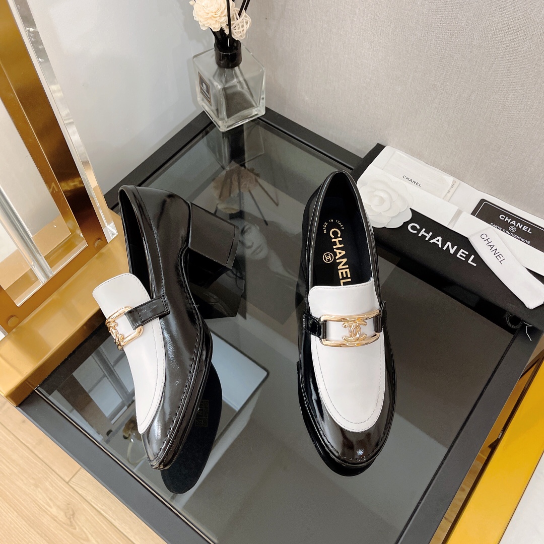 Chanel Women’s Loafers White For Women - Image 2