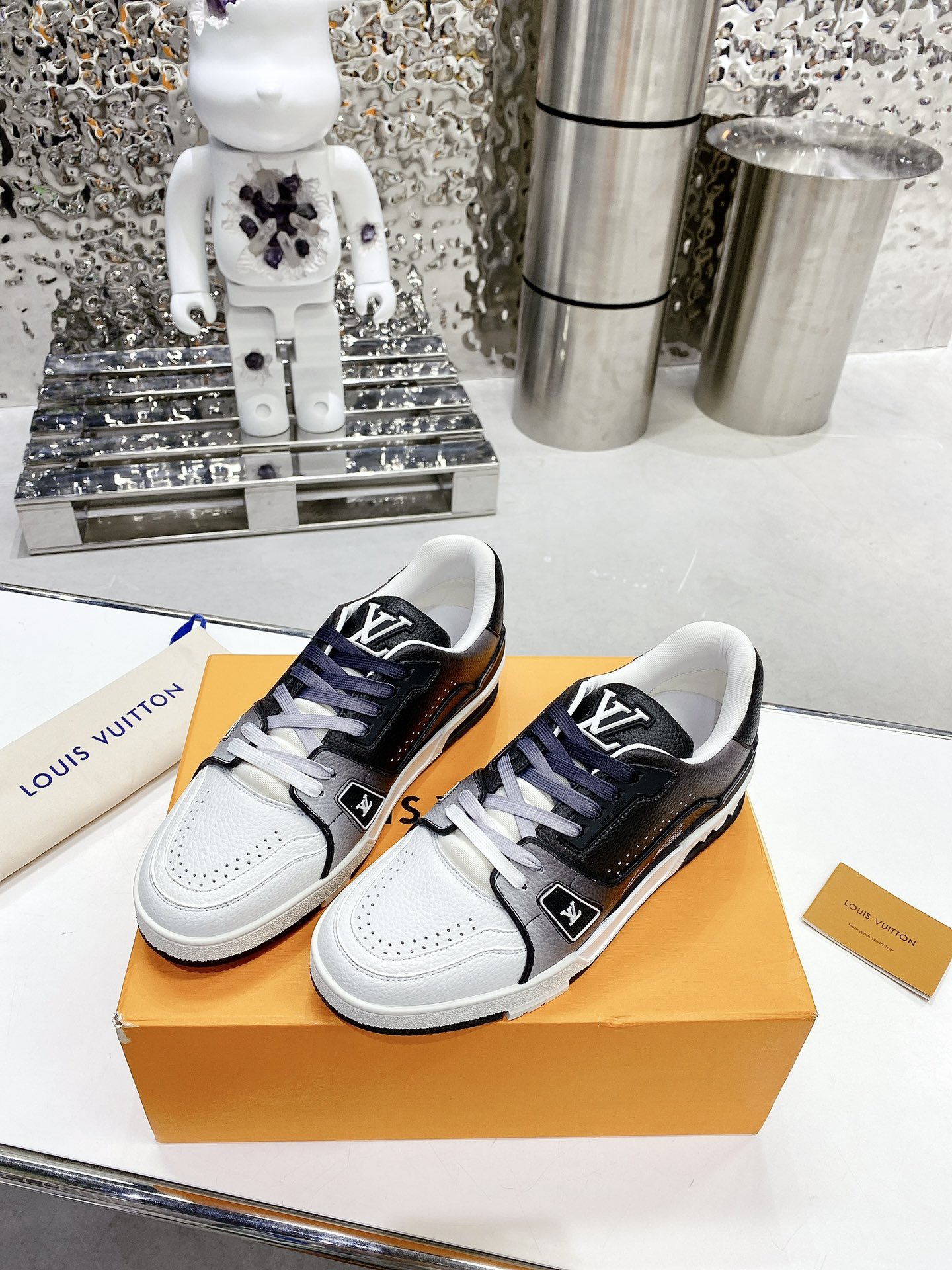 Louis Vuitton Women’s LV Trainers Black For Women LV - Image 6