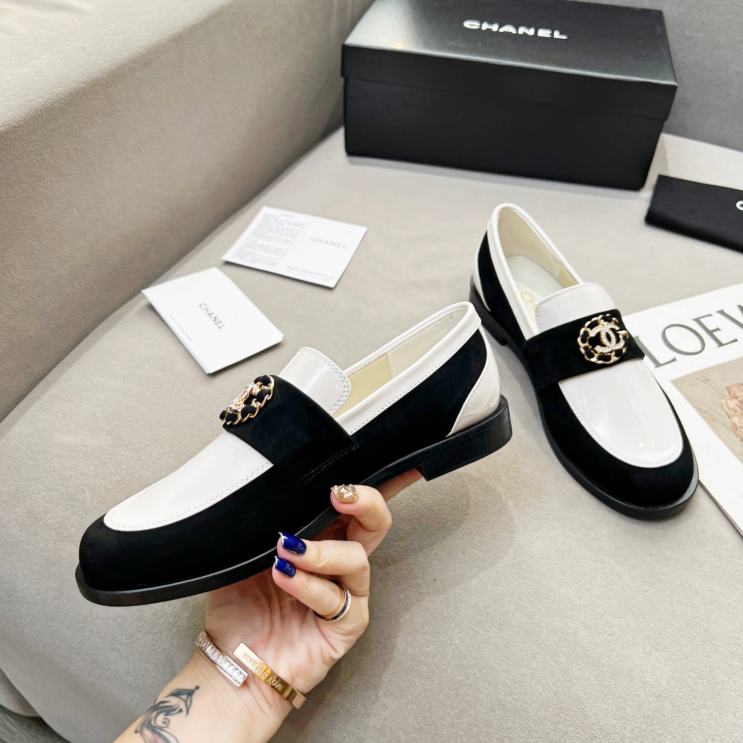 Chanel Women’s Loafers White And Black For Women G39606 Y56272 K5106 - Image 9