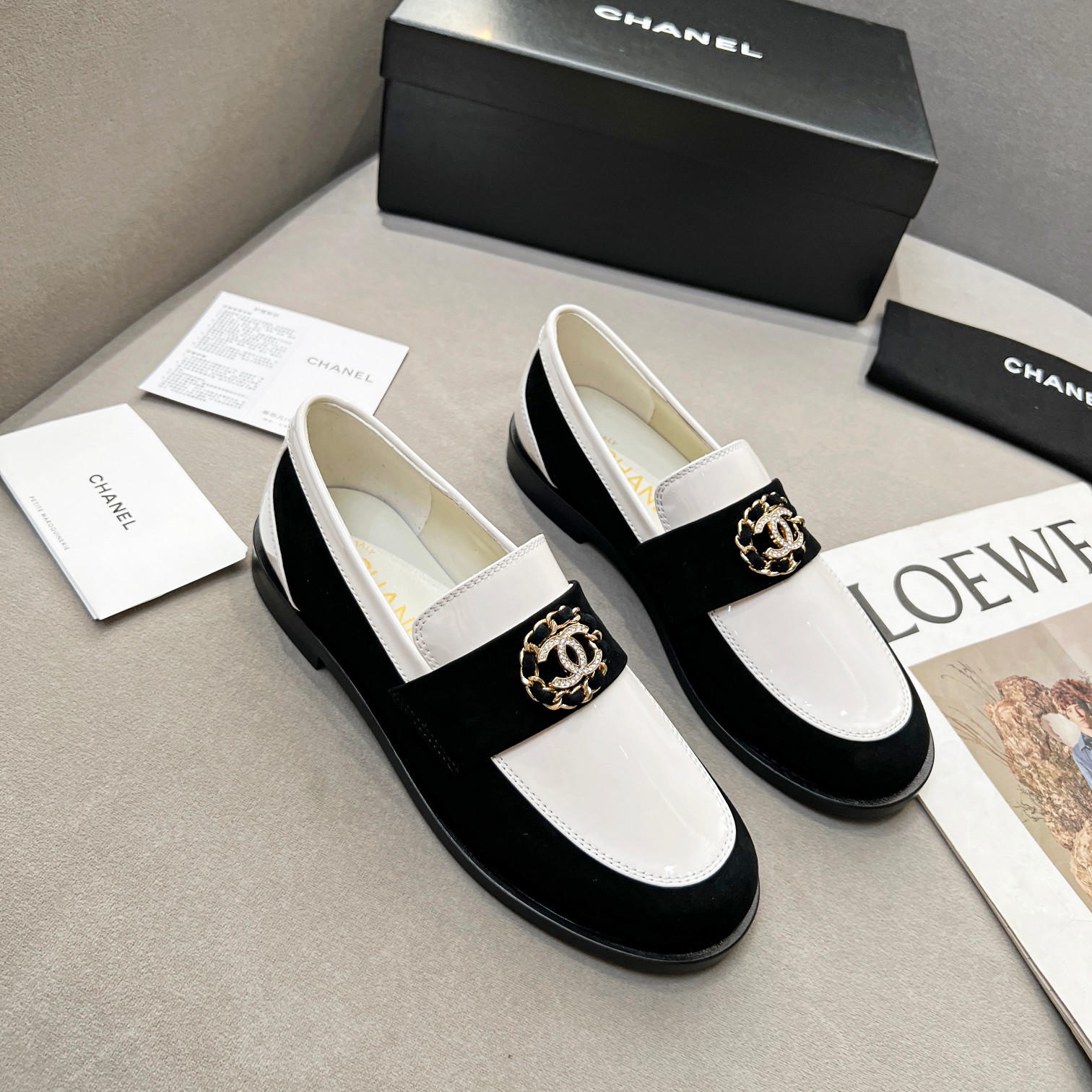 Chanel Women’s Loafers White And Black For Women G39606 Y56272 K5106 - Image 2